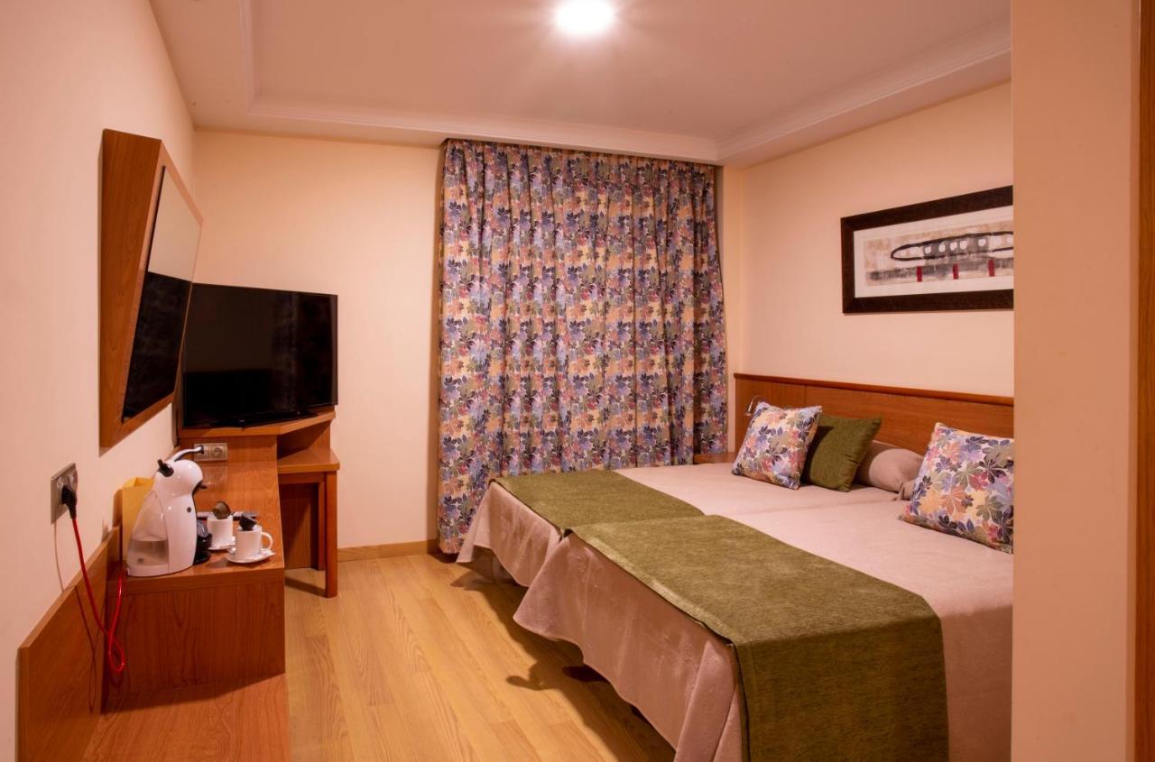 Hotel Cies Calvarrasa de Abajo Zewnętrze zdjęcie